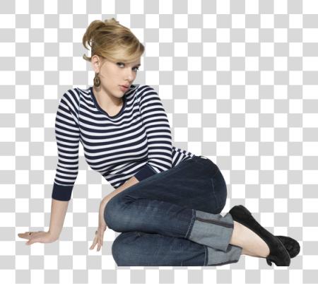 下载 Scarlett Johansson 坐着 PNG file